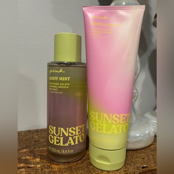 New! VS PINK! - Picture 1 of 9